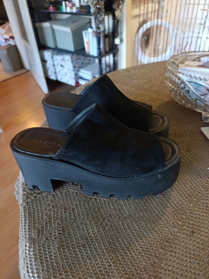 Marypaz slippers size 38, black
