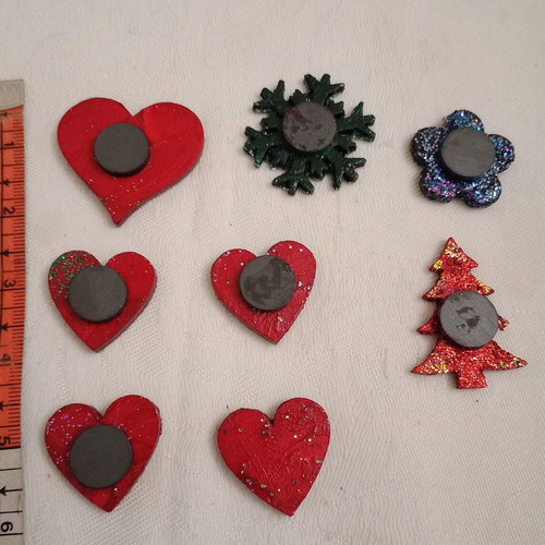 Wooden elements with glitter and magnet, pack of 8 pieces