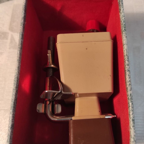 Sharpener for mechanical pencils used, made in ITALY with support base