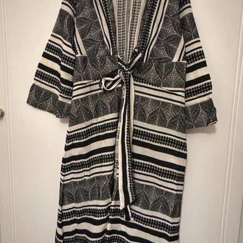 Pearl & Caviar kimono like new, black and white cotton