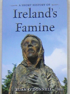 A Short History of Ireland's Famine σε πολύ καλή κατάσταση
