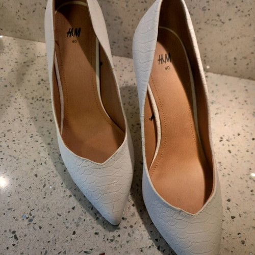 H&M white pumps like new, faux snake leather, size 40
