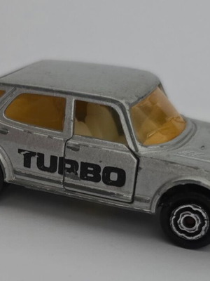 Majorette SAAB 900 Turbo 1984 diecast car silver 1/62