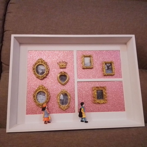 Vintage decorative frame "A Walk in the Pinakothiki" like new