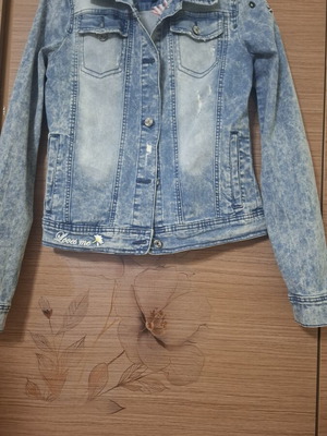 Tom Tailor denim jacket like new with colorful floral embroidery