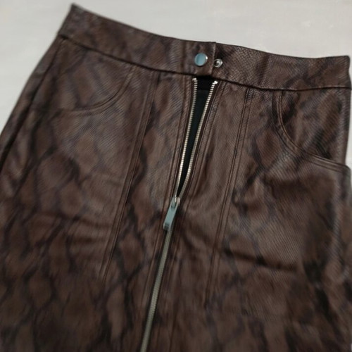 Stradivarius Y2K Mini Skirt like new, size XS 34