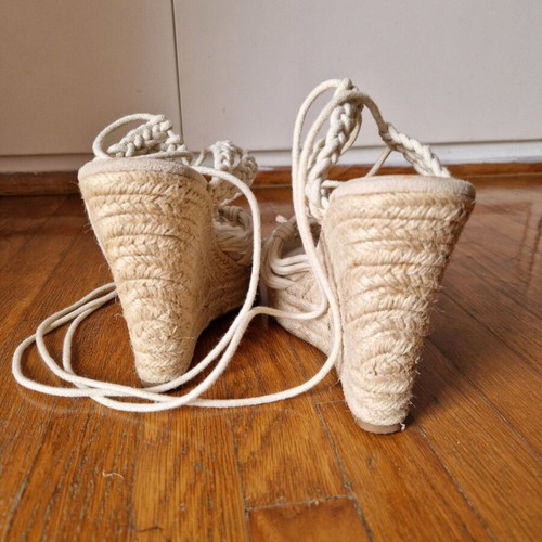Woven platform sandals beige like new, size 38