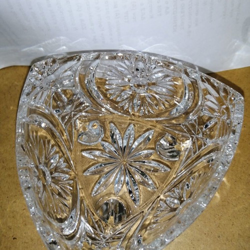 Glass fondue bowl like new with impressive design