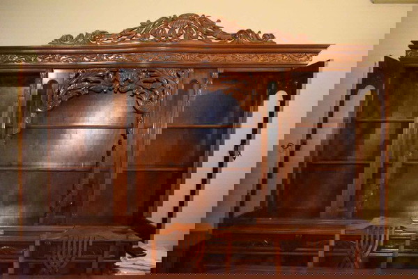Σκρίνιο αντίκα με αποσπώμενα κομμάτια -μπουφές και βιτρίνα.