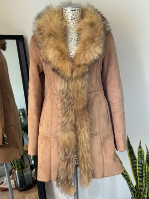 Natural fox fur coat beige camel like new