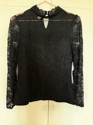 Black Lace Long Sleeve Top used, sheer detail, XS/S