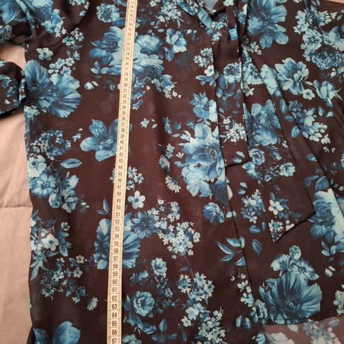 Floral shirt one size like new, black with turquoise print