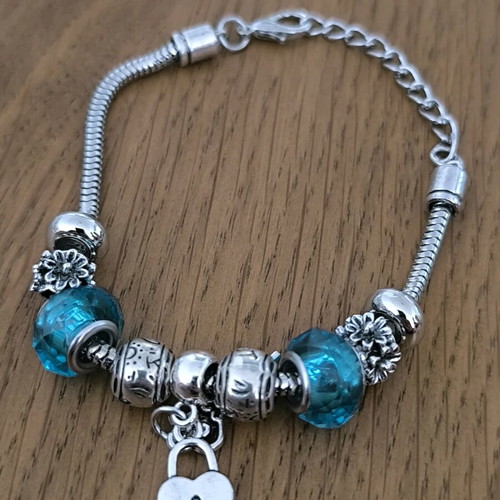 Women's Charm Bracelet with Heart and Blue Beads new