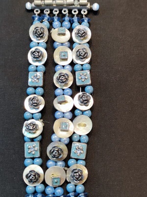 Handmade vintage bracelet with button flowers, pearl and blue beads like new