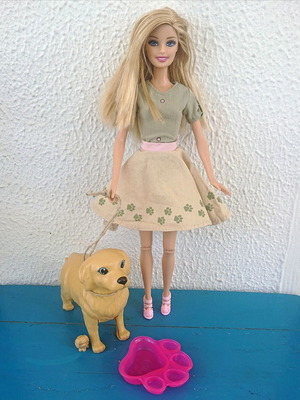 Barbie set with dog, puppy and feeder like new Mattel