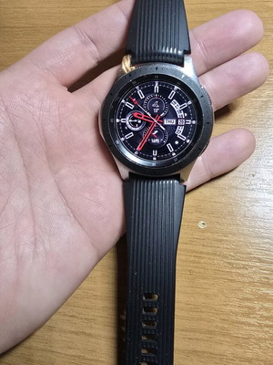Samsung Galaxy Watch 46mm като нов с кутия и допълнителни каишки