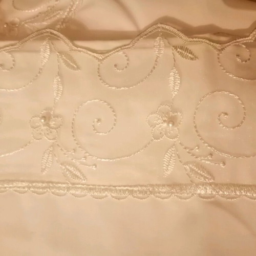 Bridal quilt new with carrying case, 240x270 cm