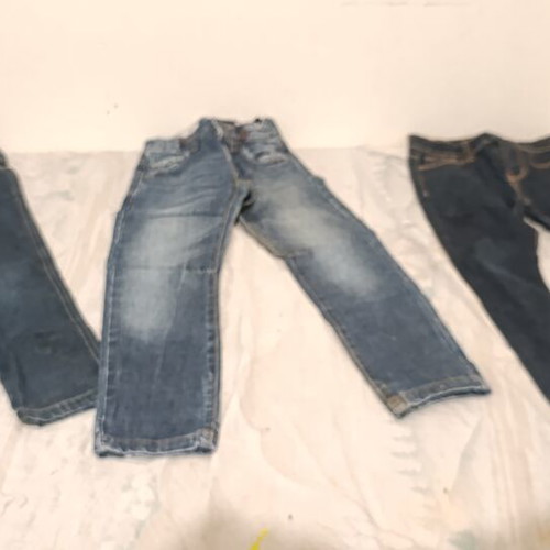 Boys' clothing set like new, 5 jeans, 2 sweatpants, 3 shorts