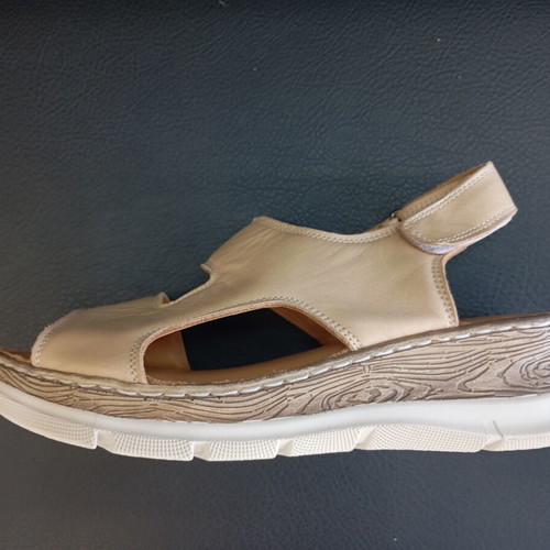 Leather platform sandals new, anatomical sole, beige, size 37