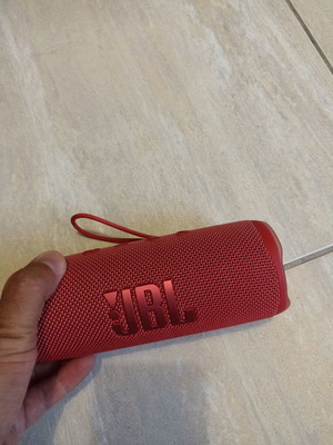 JBL Flip 6 portable Bluetooth speaker, red