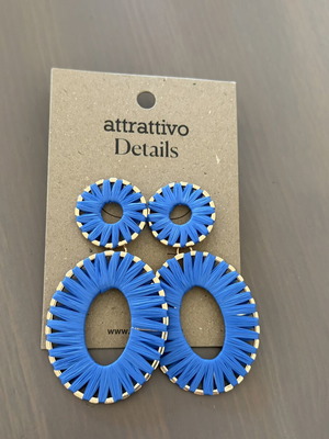 Attrattivo Blue Dangling Earrings new