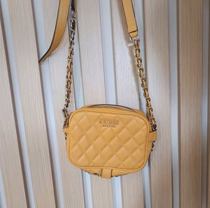 Τσάντα Guess