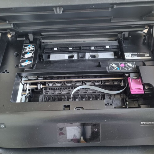 HP DeskJet Ink Advantage 5075 printer like new, Wi-Fi all-in-one