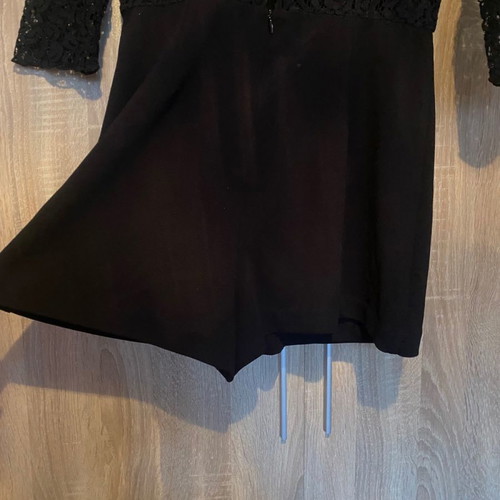 Zara one-piece shorts/skirt like new with lace size M
