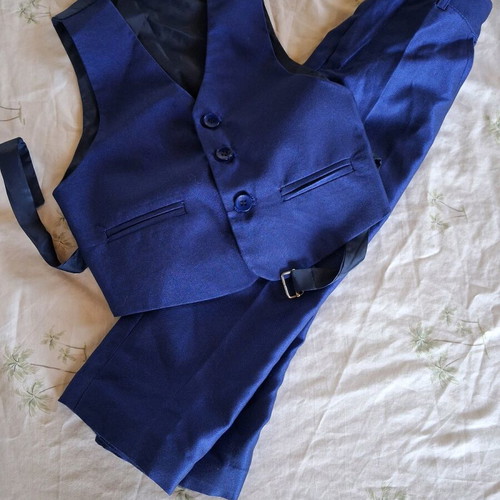 Children's suit like new, blue, 3 pieces for 4 years old