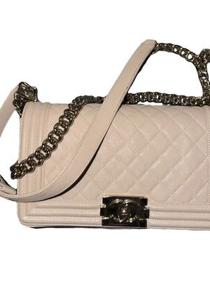 Chanel Boy чанта за рамо прасковено розова като нова