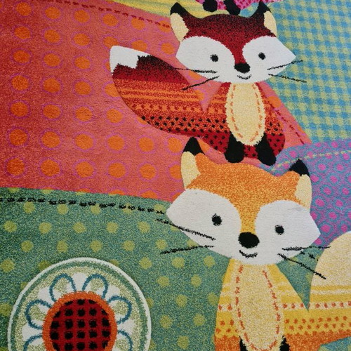 Children's rug used in excellent condition