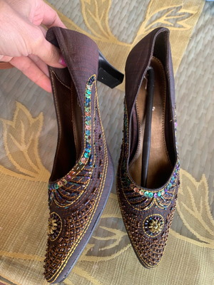 Shoes new chocolate color with sequins and beads, size 36