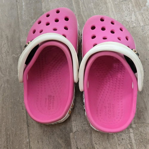 Crocs Minnie collectible kids shoes like new c6 (22-23)