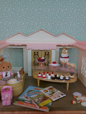 Sylvanian Families Cake Shop complete set like new