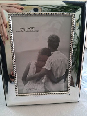 Ασημένια κορνίζα καινούργια 18×14cm