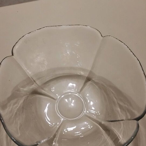 Glass bowl with design like new, 29 cm diameter