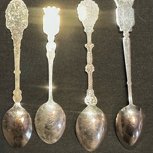 Collectible souvenir spoons used, pack of 4 European cities