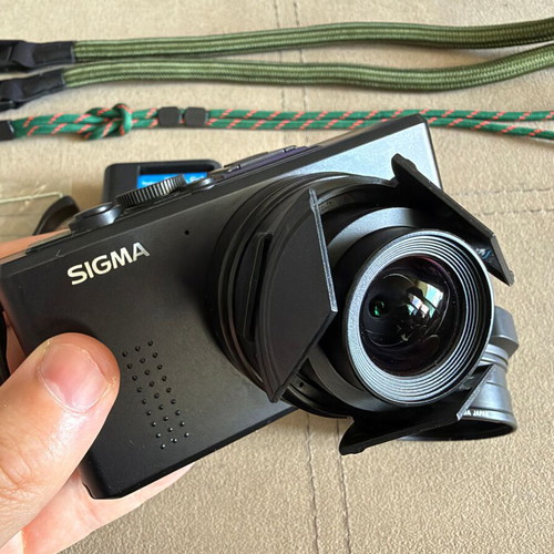 Sigma DP1s camera like new, rare model with Foveon X3 sensor