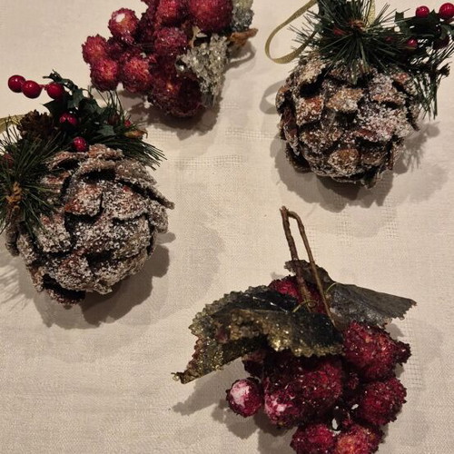 Christmas ornaments used, set of 4 pieces