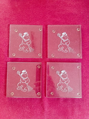 Set of 4 glass coasters with snowman, like new, Christmas