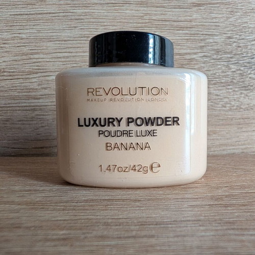 Makeup Revolution London Luxury Banana Powder used