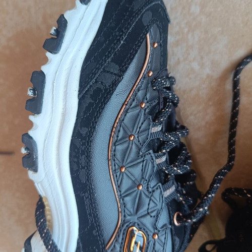 Skechers athletic shoes size 36 used, black with white sole and gold details