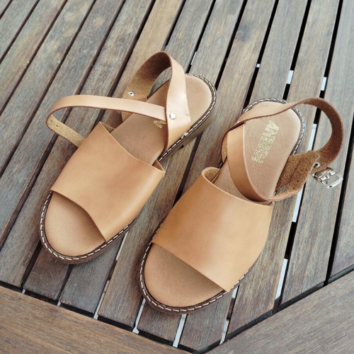 Leather flat sandals beige size 36 new