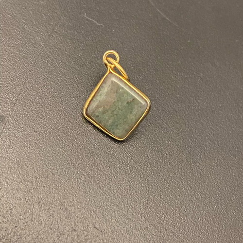14 Karat Gold Necklace Pendant like new