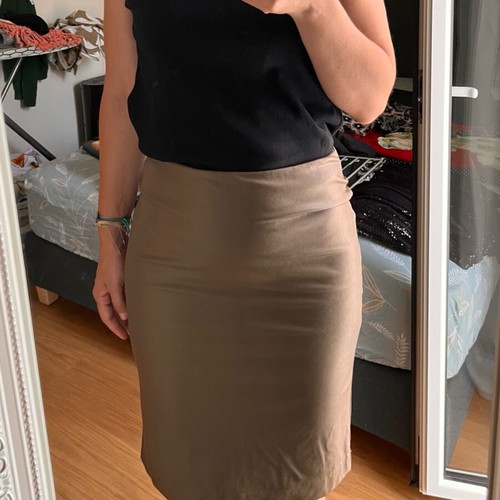 Maki Philosophy leatherette skirt like new, beige, size S