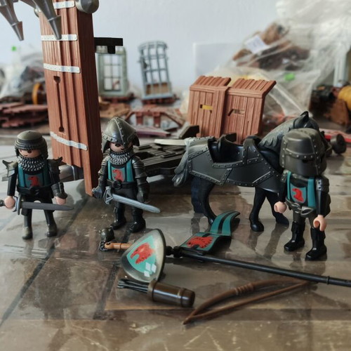 Playmobil 4869 lot 606 like new, missing parts