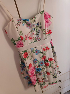 Floral dress like new, size S, adjustable straps