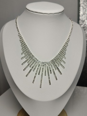 Silver necklace with sparkly rhinestones new