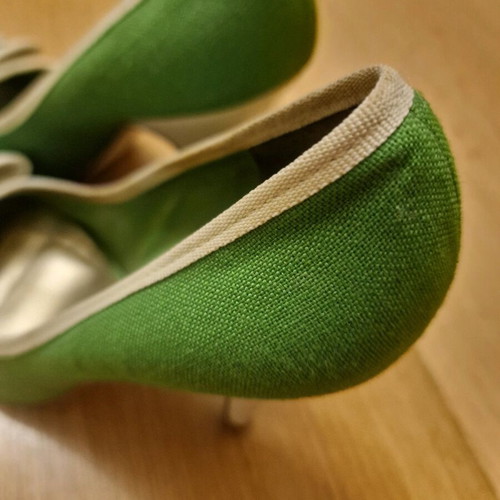 Jessica Simpson peep toe pumps used, size 37, green and white