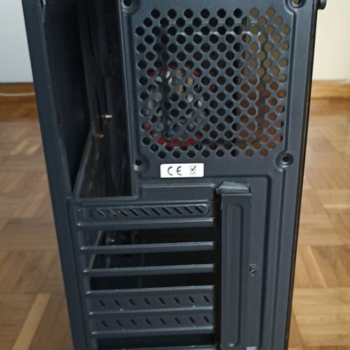 Innovator Starship Midi Tower computer case with side window